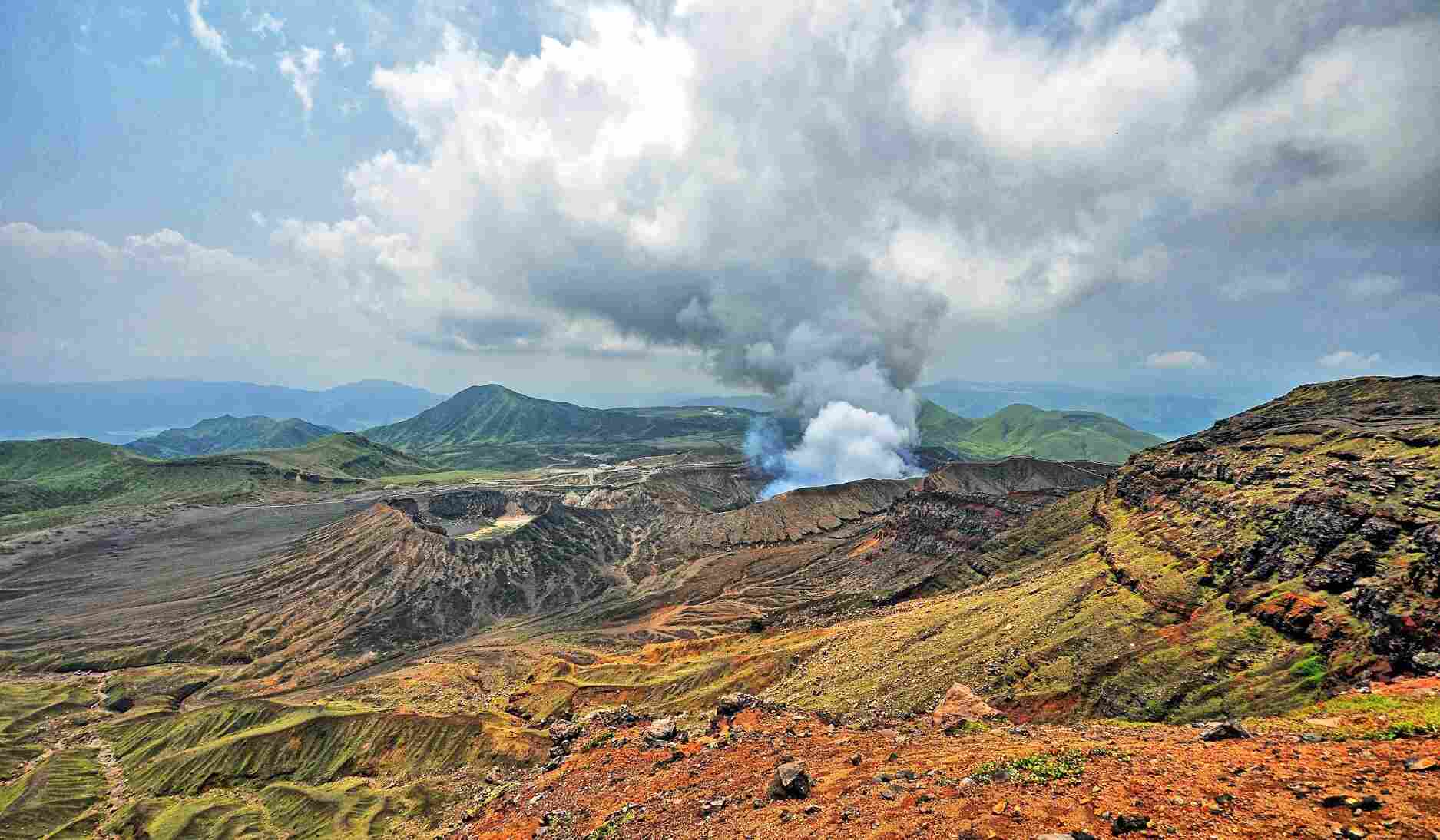 Mont_Aso_japan